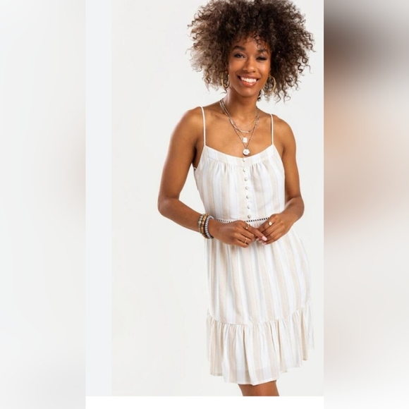 *NWT**Francesca's Dress - Picture 2 of 10